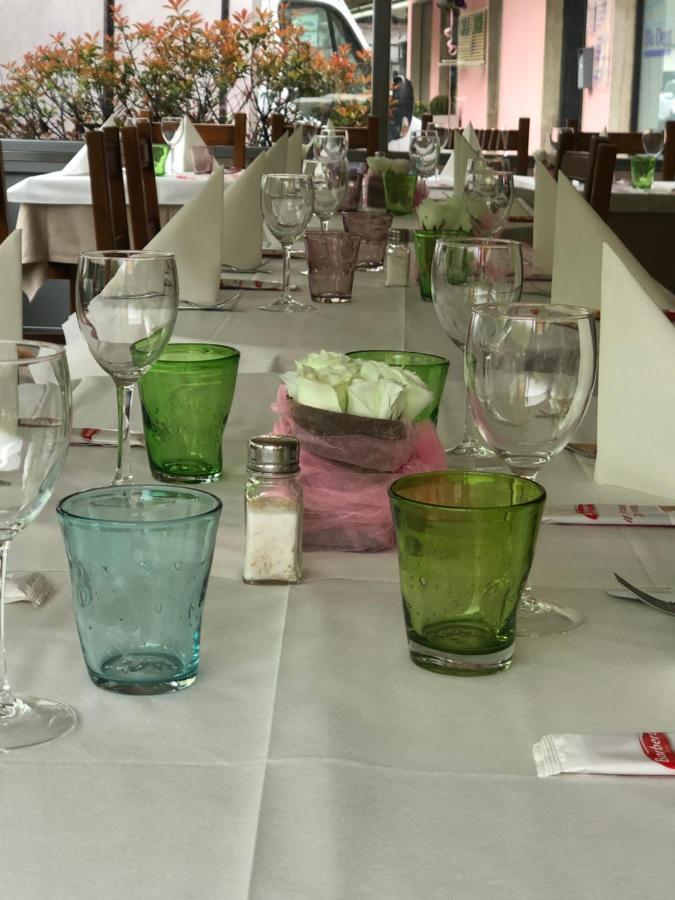 Albergo Ristorante Pomodoro 오메그나 외부 사진