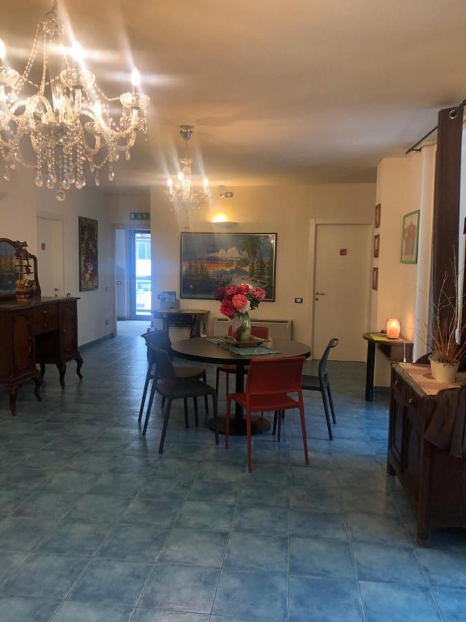 Albergo Ristorante Pomodoro 오메그나 외부 사진