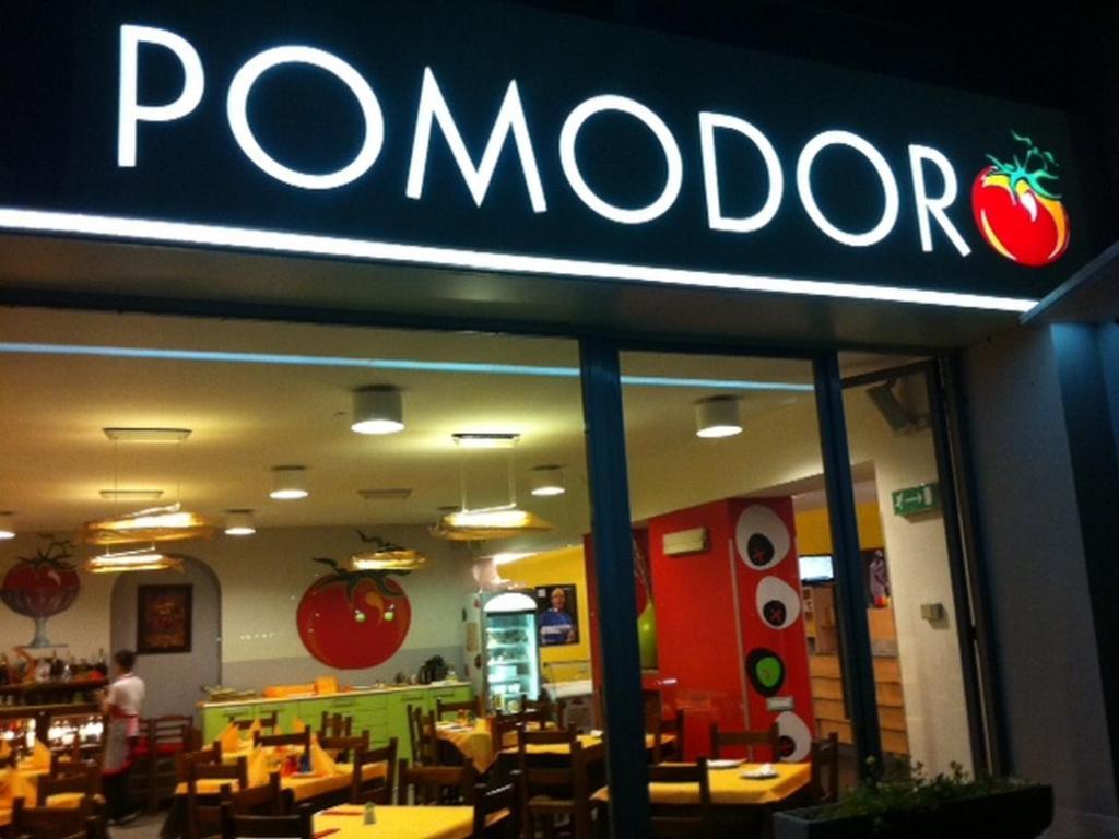 Albergo Ristorante Pomodoro 오메그나 외부 사진