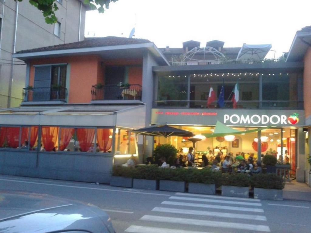 Albergo Ristorante Pomodoro 오메그나 외부 사진